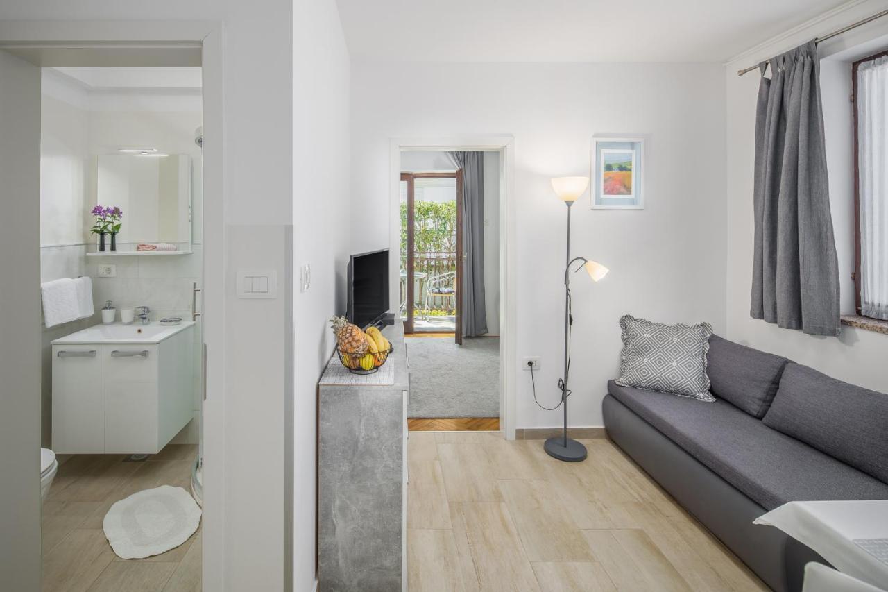 Apartments Villa Katana Porec Esterno foto