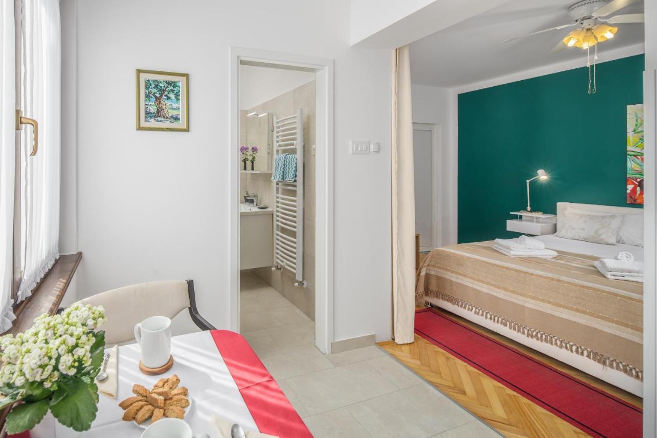 Apartments Villa Katana Porec Esterno foto