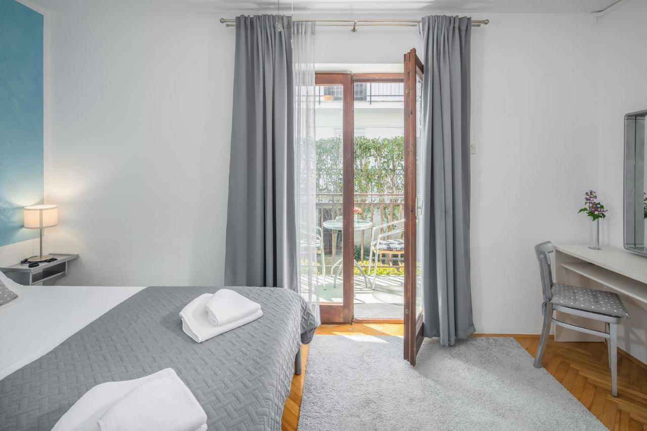 Apartments Villa Katana Porec Esterno foto
