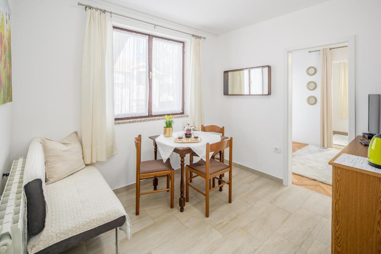 Apartments Villa Katana Porec Esterno foto