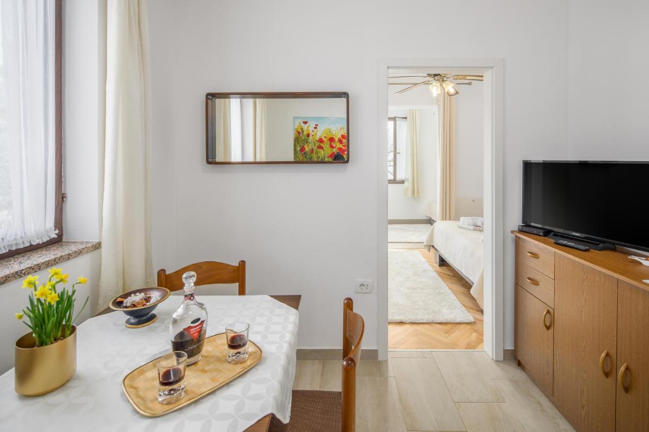 Apartments Villa Katana Porec Esterno foto