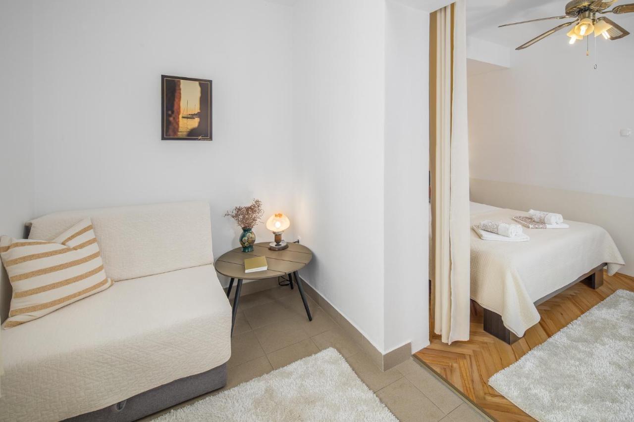 Apartments Villa Katana Porec Esterno foto
