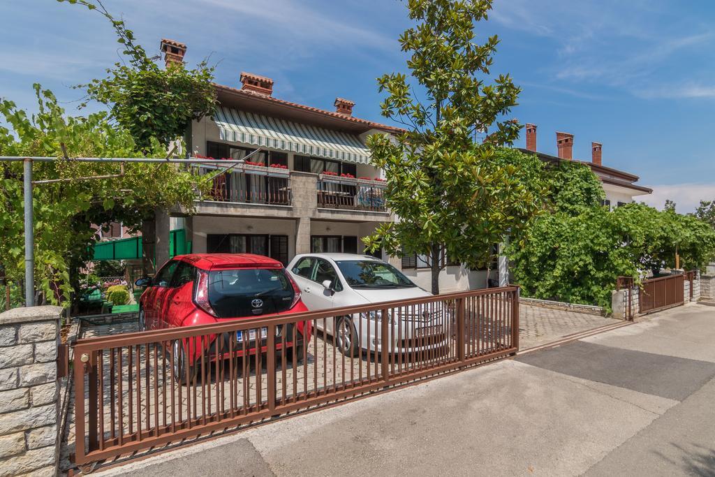 Apartments Villa Katana Porec Esterno foto