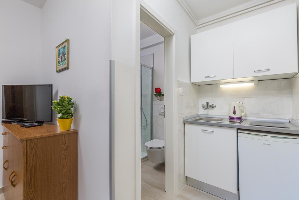 Apartments Villa Katana Porec Esterno foto